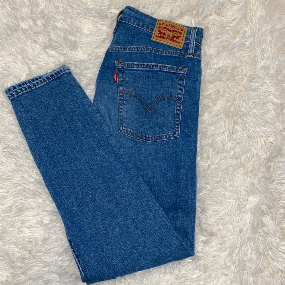 Levi’s wedgie skinny